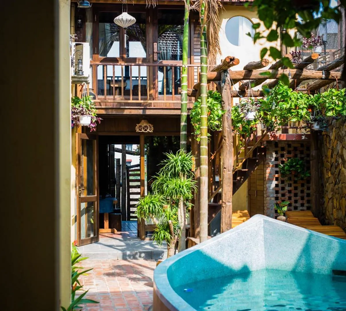 Hotel Hoi An Hidden Boat