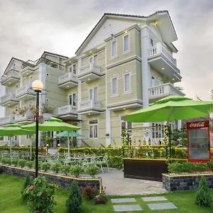  Вилла Golden Bell Backpacker & Pool Bar